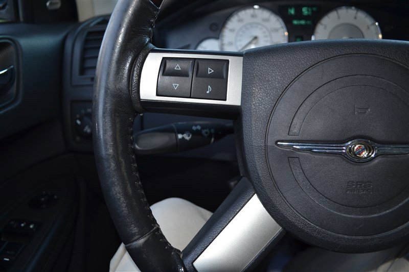 Used 2008 Chrysler 300 C image 17