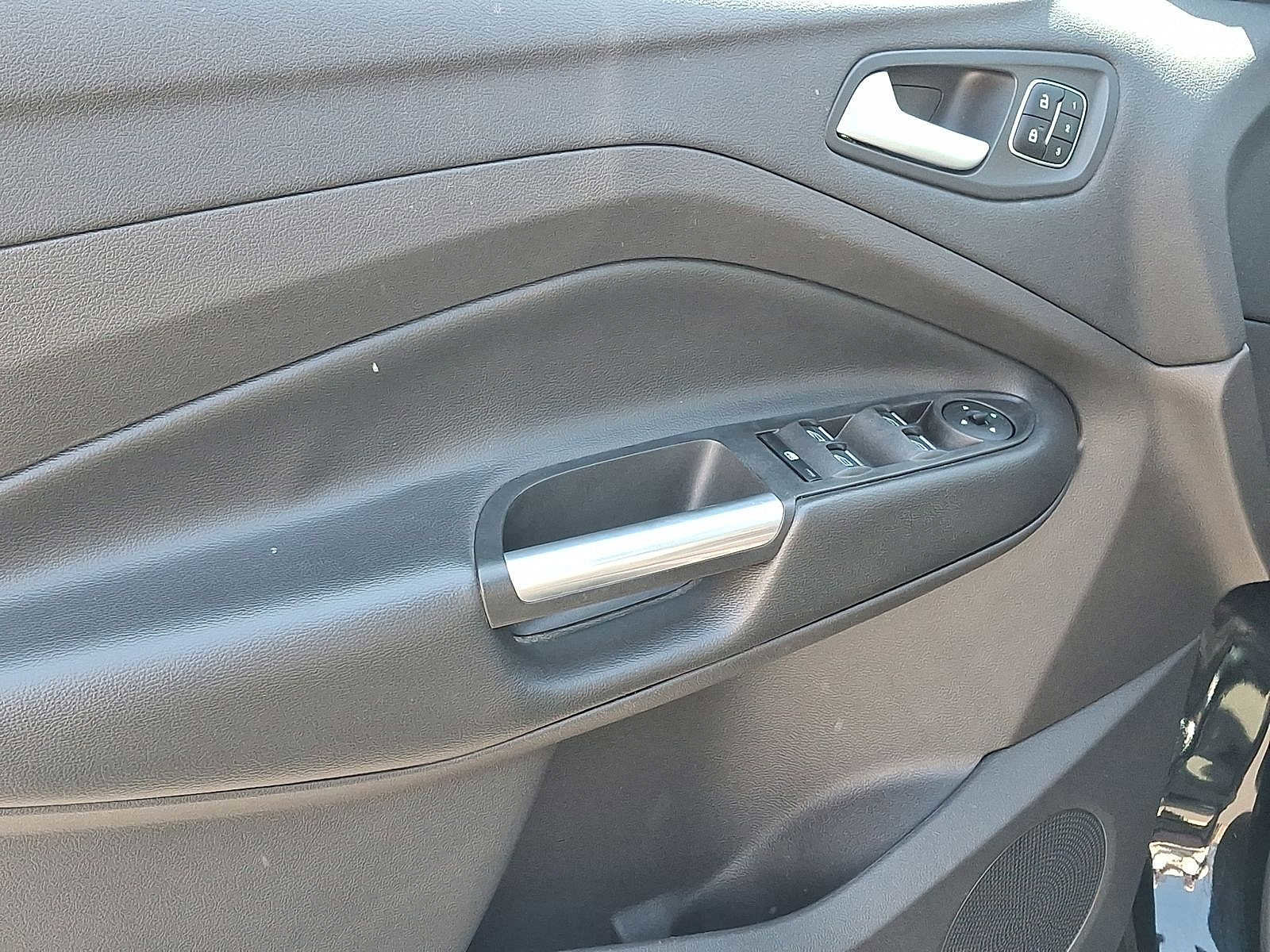 Used 2017 Ford Escape Titanium w/ Equipment Group 301A image 10