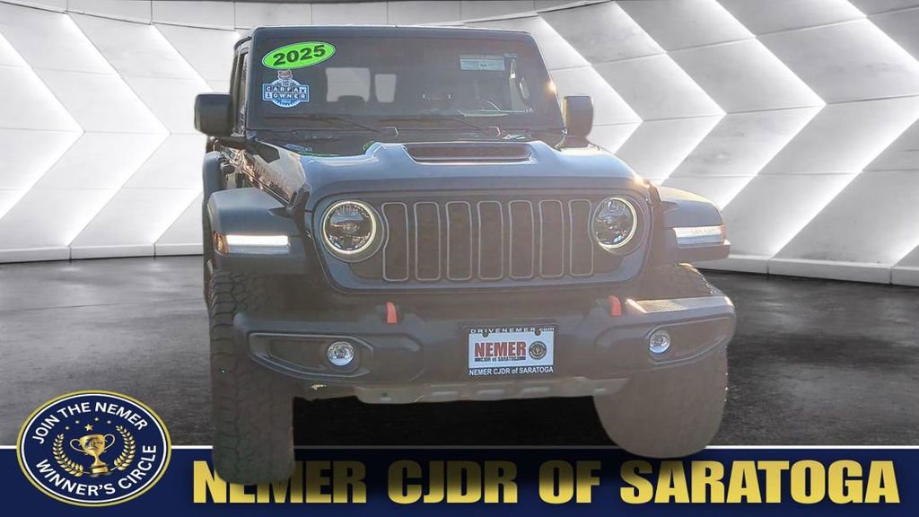 Used 2025 Jeep Gladiator Mojave w/ Convenience Group image 10