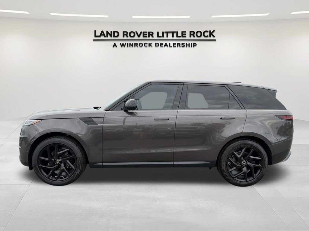Used 2025 Land Rover Range Rover Sport SE image 6