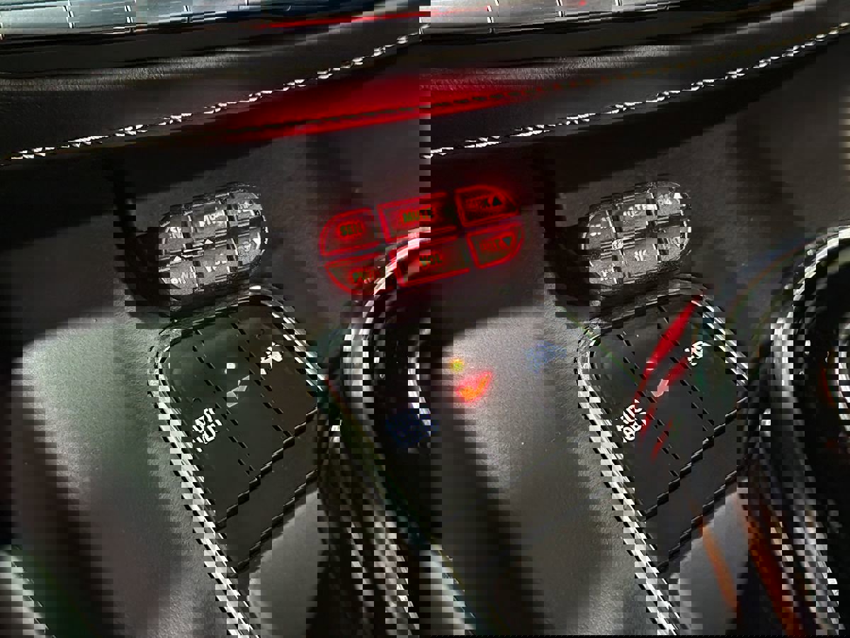 Used 2023 Cadillac Escalade ESV V image 42