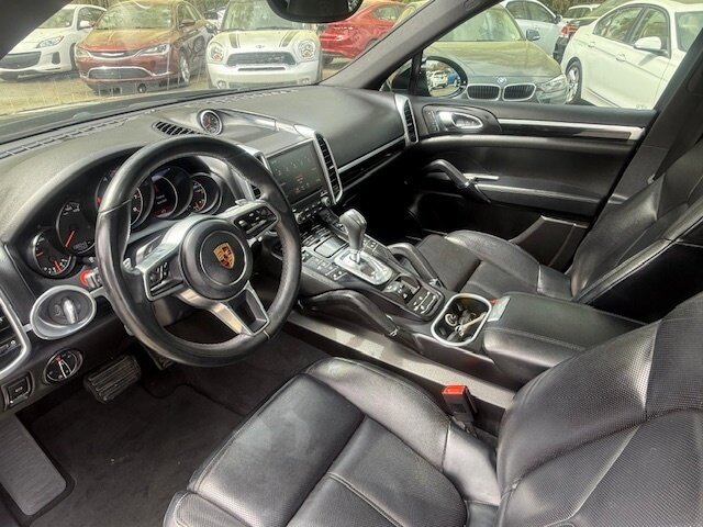 Used 2017 Porsche Cayenne Platinum Edition AWD/4WD image 8