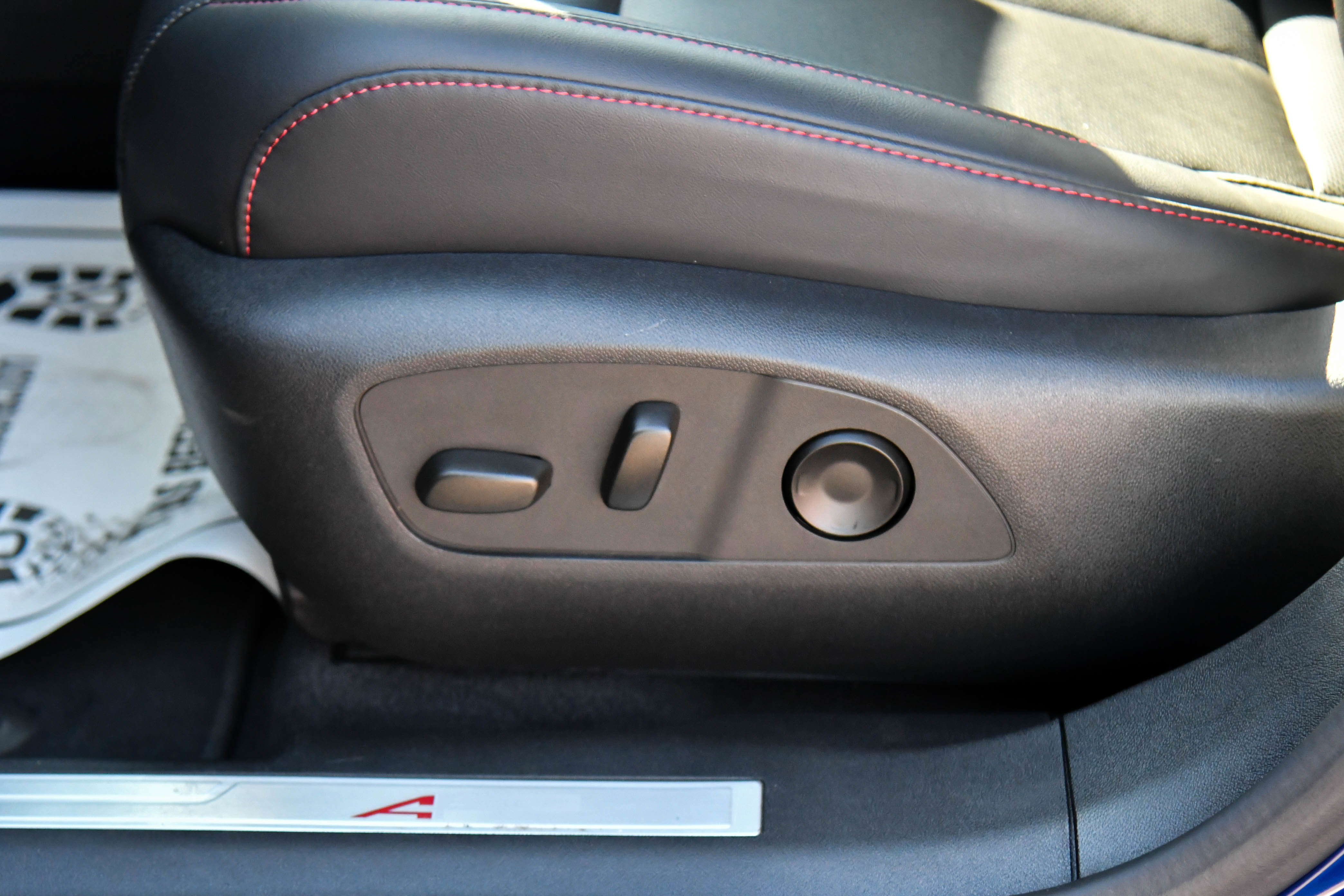 Used 2024 Acura ZDX A-Spec image 18