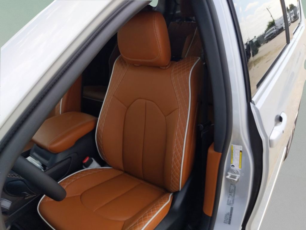 New 2026 Chrysler Pacifica Pinnacle image 14