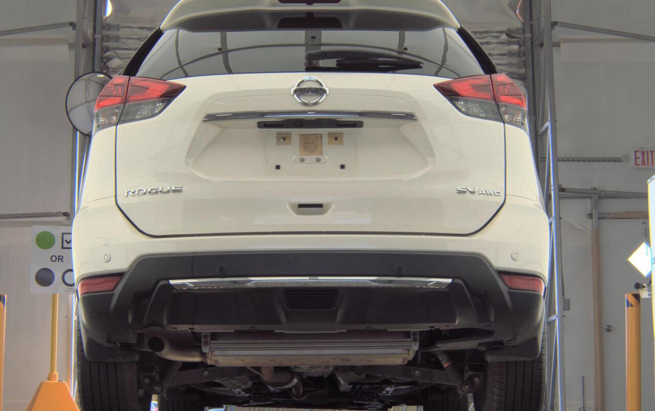 Used 2019 Nissan Rogue SV w/ Premium Package AWD/4WD image 4