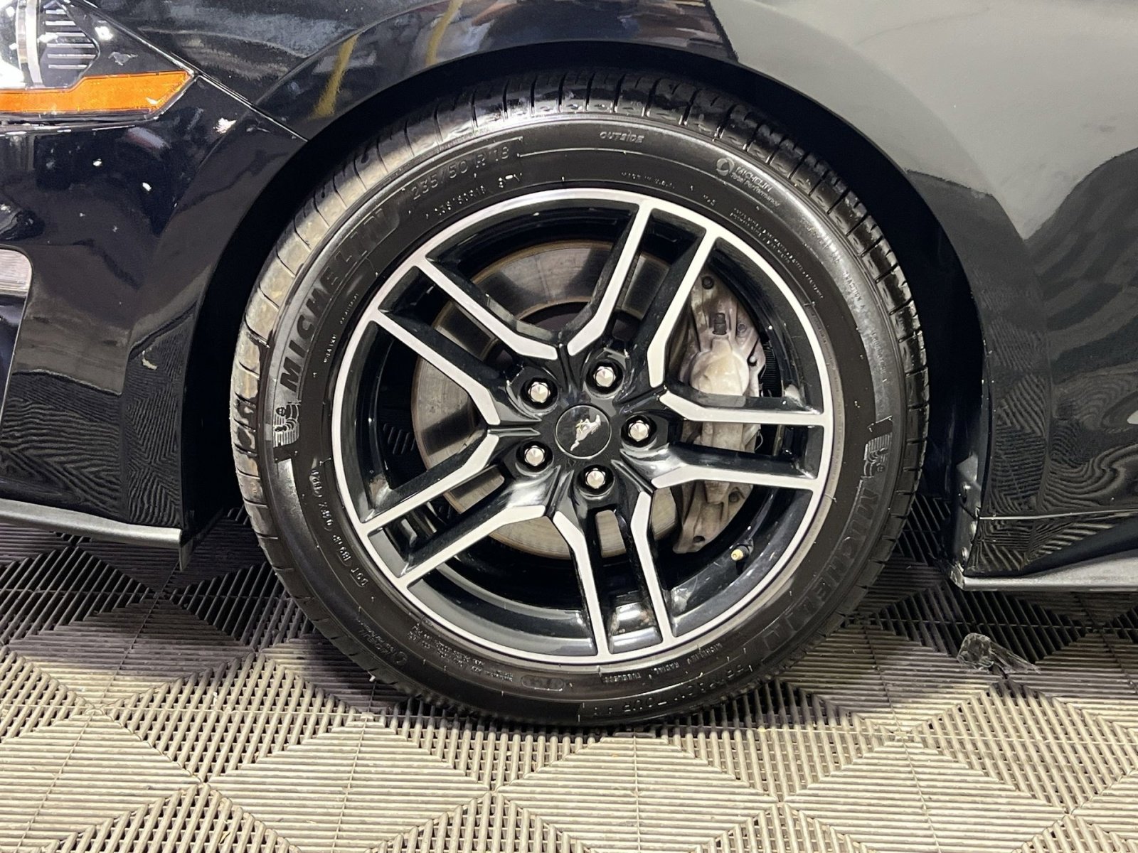 Used 2018 Ford Mustang GT Premium image 12