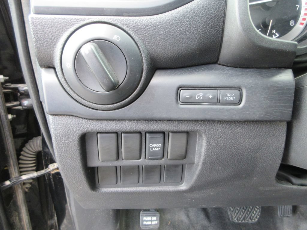 Used 2019 Nissan Titan S AWD/4WD image 16