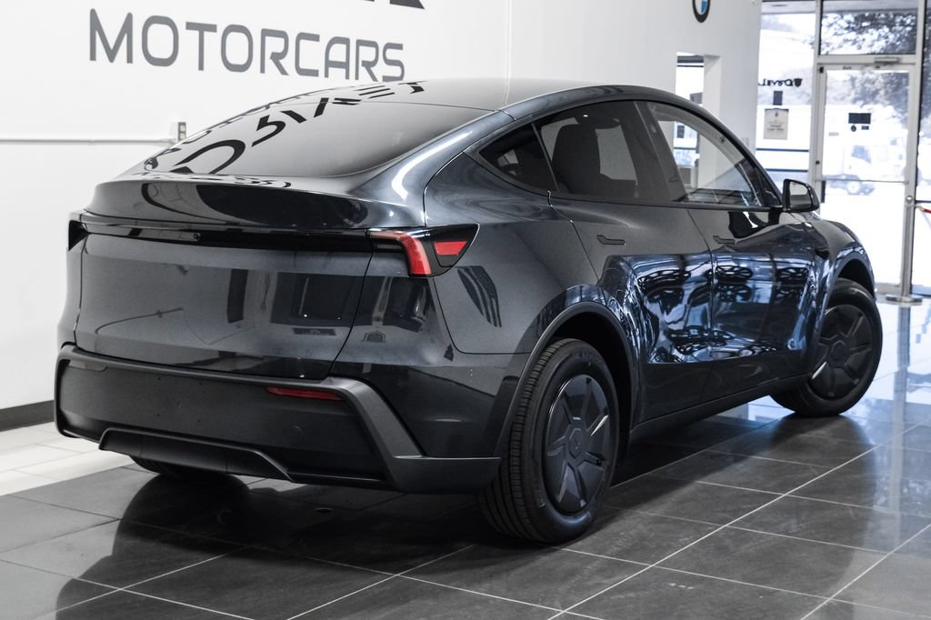 Used 2026 Tesla Model Y 2WD image 8