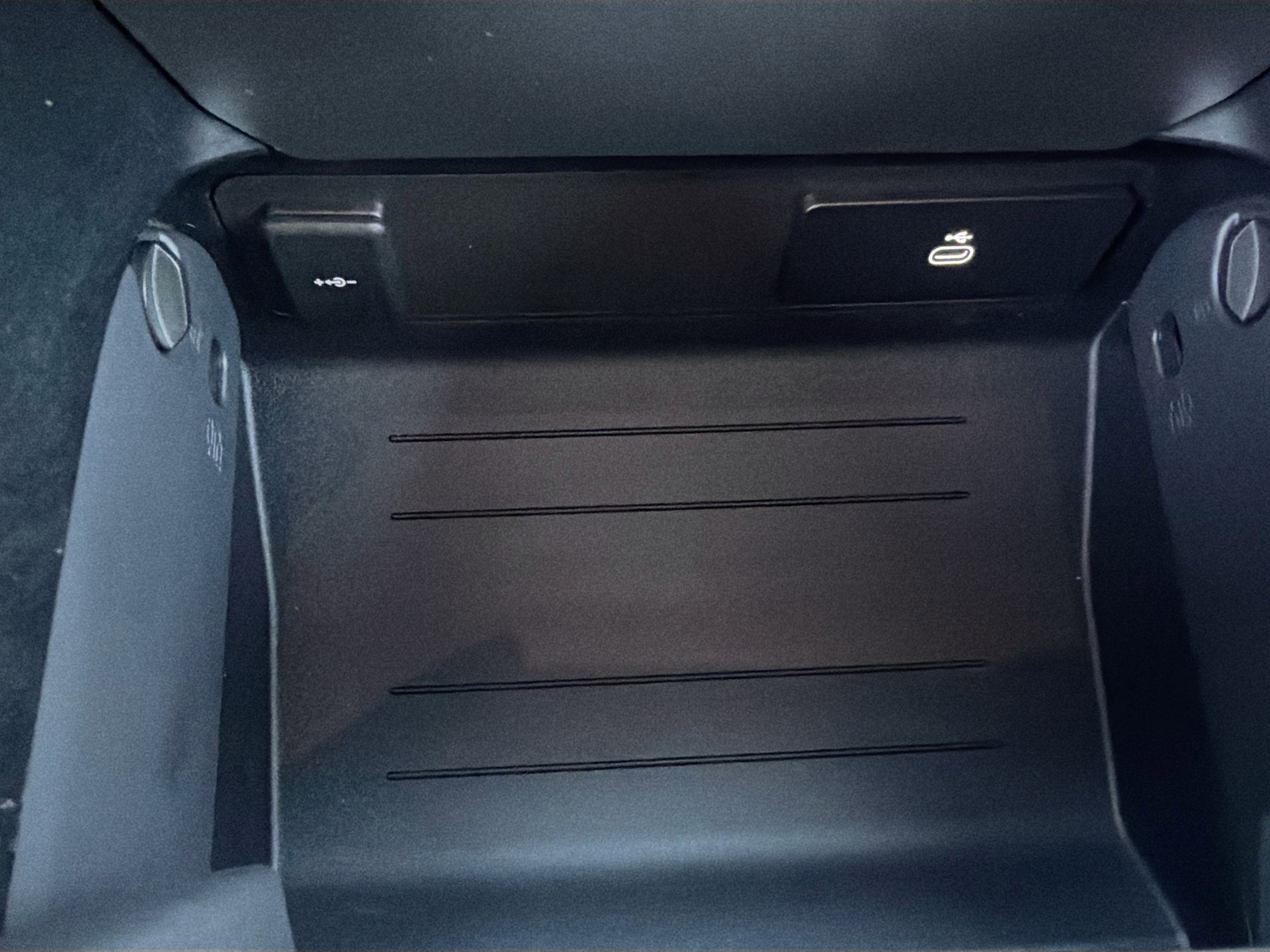 New 2026 Land Rover Defender 130 V8 image 31