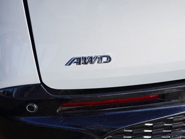 Used 2023 Toyota Sienna XSE image 8