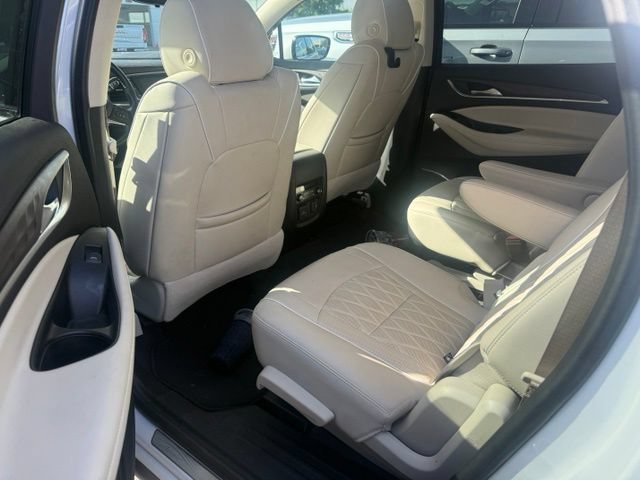 Used 2022 Buick Enclave Avenir w/ Avenir Technology Package AWD/4WD image 5