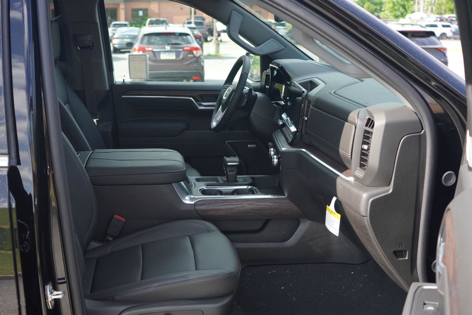 New 2026 GMC Sierra 1500 SLT w/ SLT Convenience Package image 30