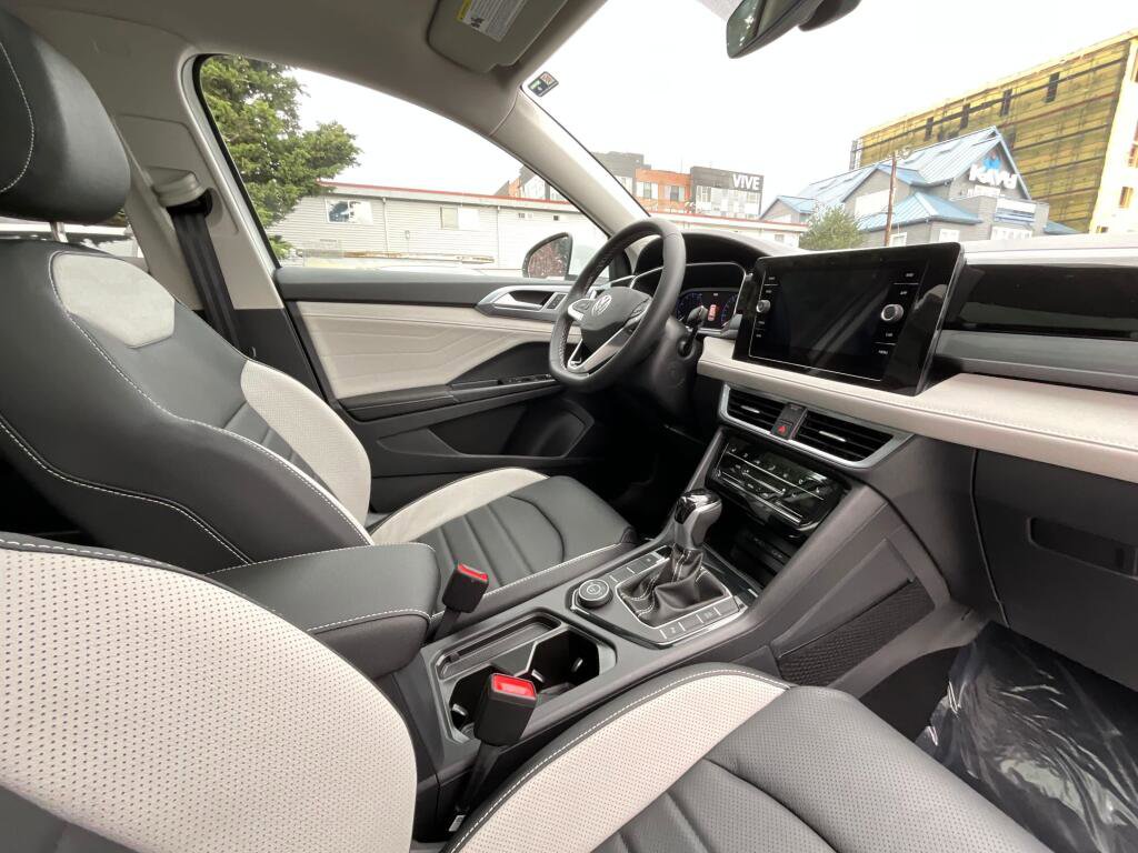 New 2026 Volkswagen Taos SEL image 19