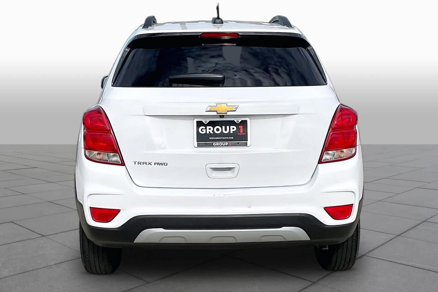 Used 2022 Chevrolet Trax LT w/ LT Convenience Package AWD/4WD image 5