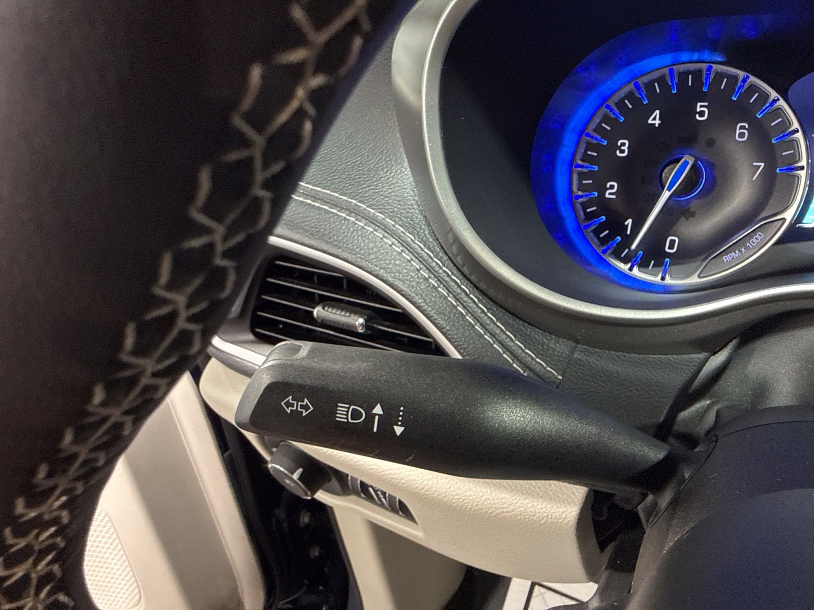 Used 2022 Chrysler Pacifica Touring-L AWD/4WD image 47
