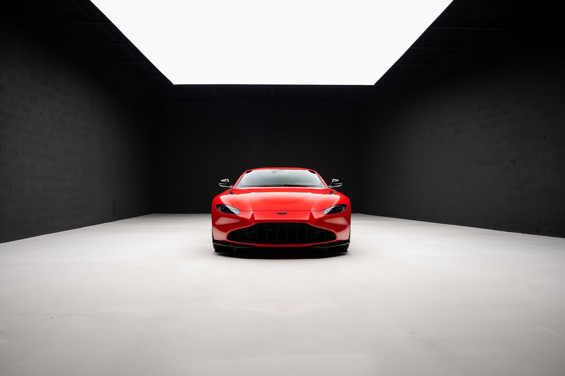 Used 2023 Aston Martin V8 Vantage Coupe RWD image 74