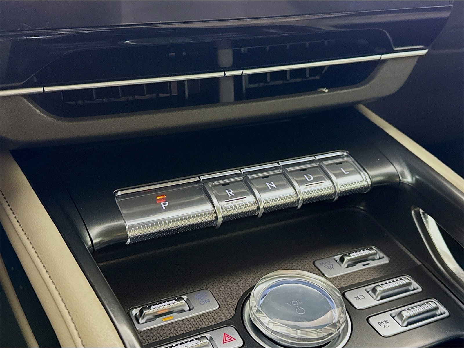 Used 2024 Lincoln Nautilus Premier w/ Equipment Group 102A image 14