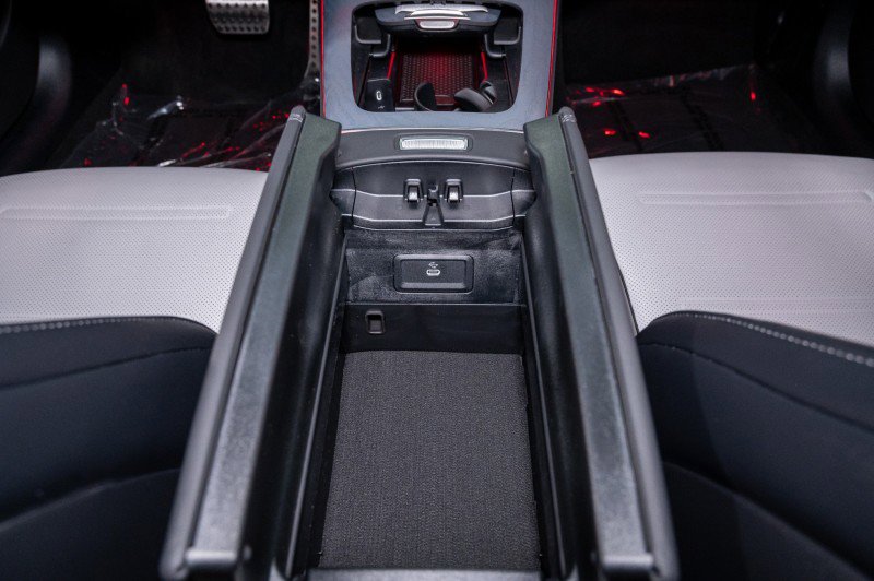 New 2026 Mercedes-Benz E 53 AMG e 4MATIC Sedan image 24