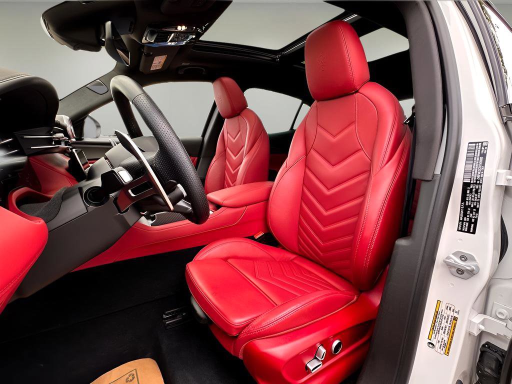 Used 2024 Maserati Grecale Trofeo AWD/4WD image 9