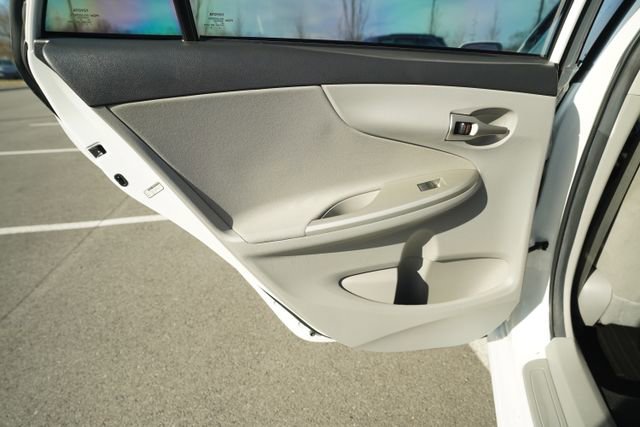 Used 2013 Toyota Corolla LE image 15