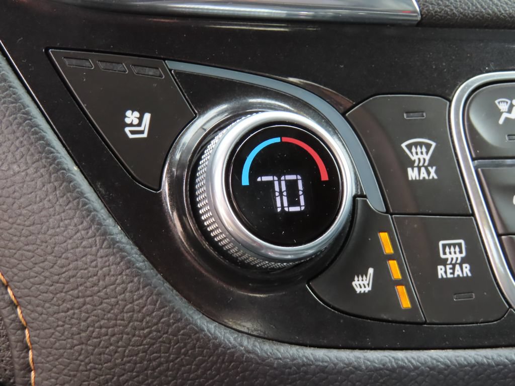 Used 2023 Chevrolet Equinox Premier AWD/4WD image 9