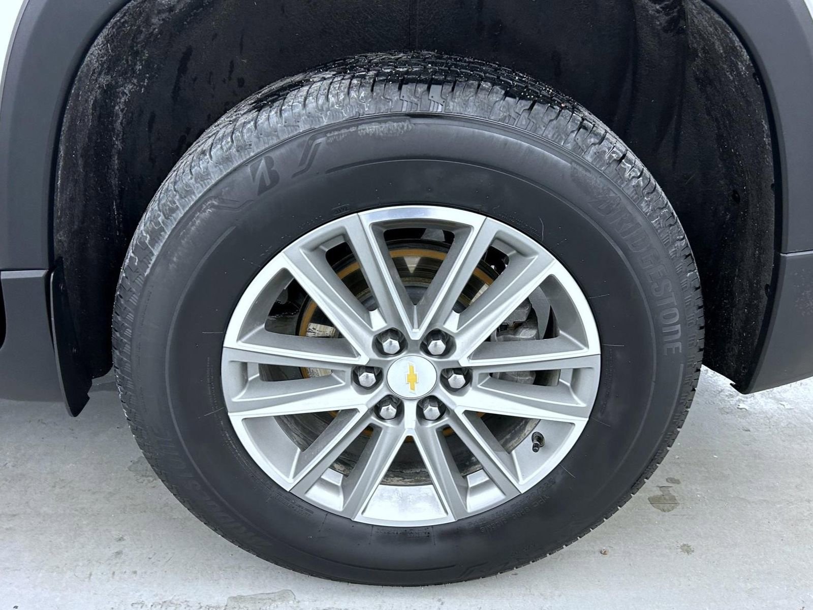 Used 2023 Chevrolet Traverse LT image 24