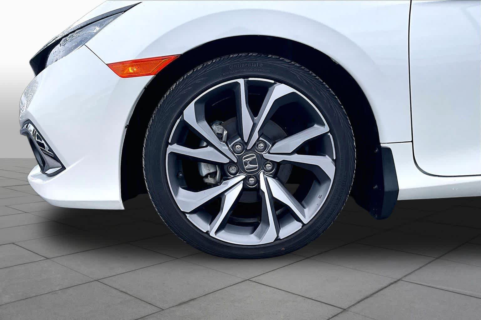 Used 2020 Honda Civic Touring image 11