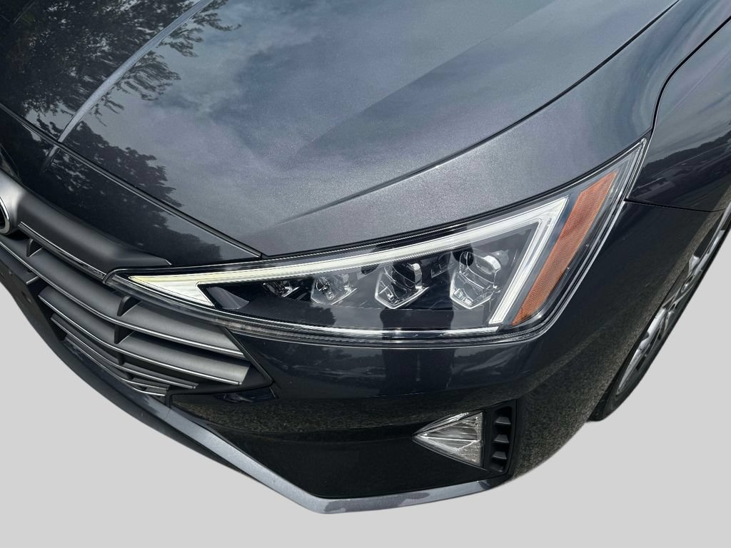 Used 2020 Hyundai Elantra Limited w/ Cargo Package (C1) FWD image 8