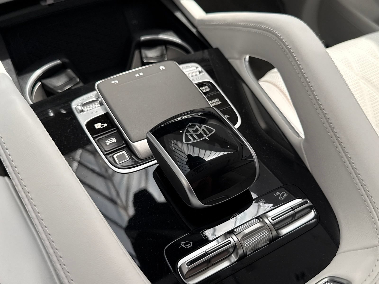 New 2026 Mercedes-Benz Maybach GLS 600 4MATIC image 17