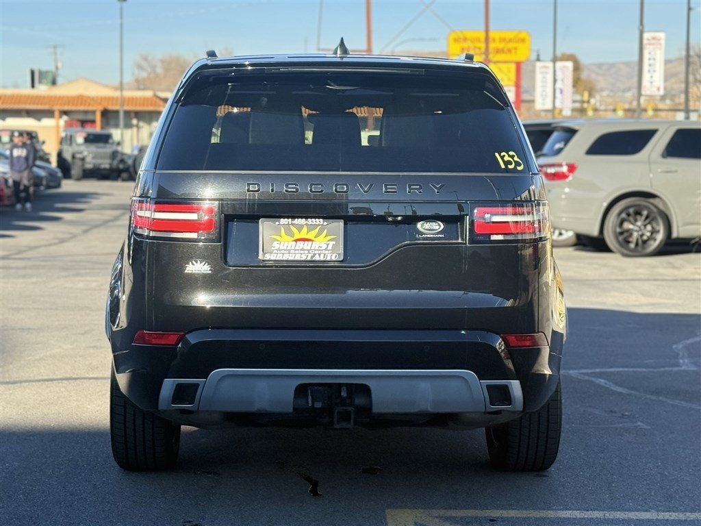 Used 2020 Land Rover Discovery Landmark image 6