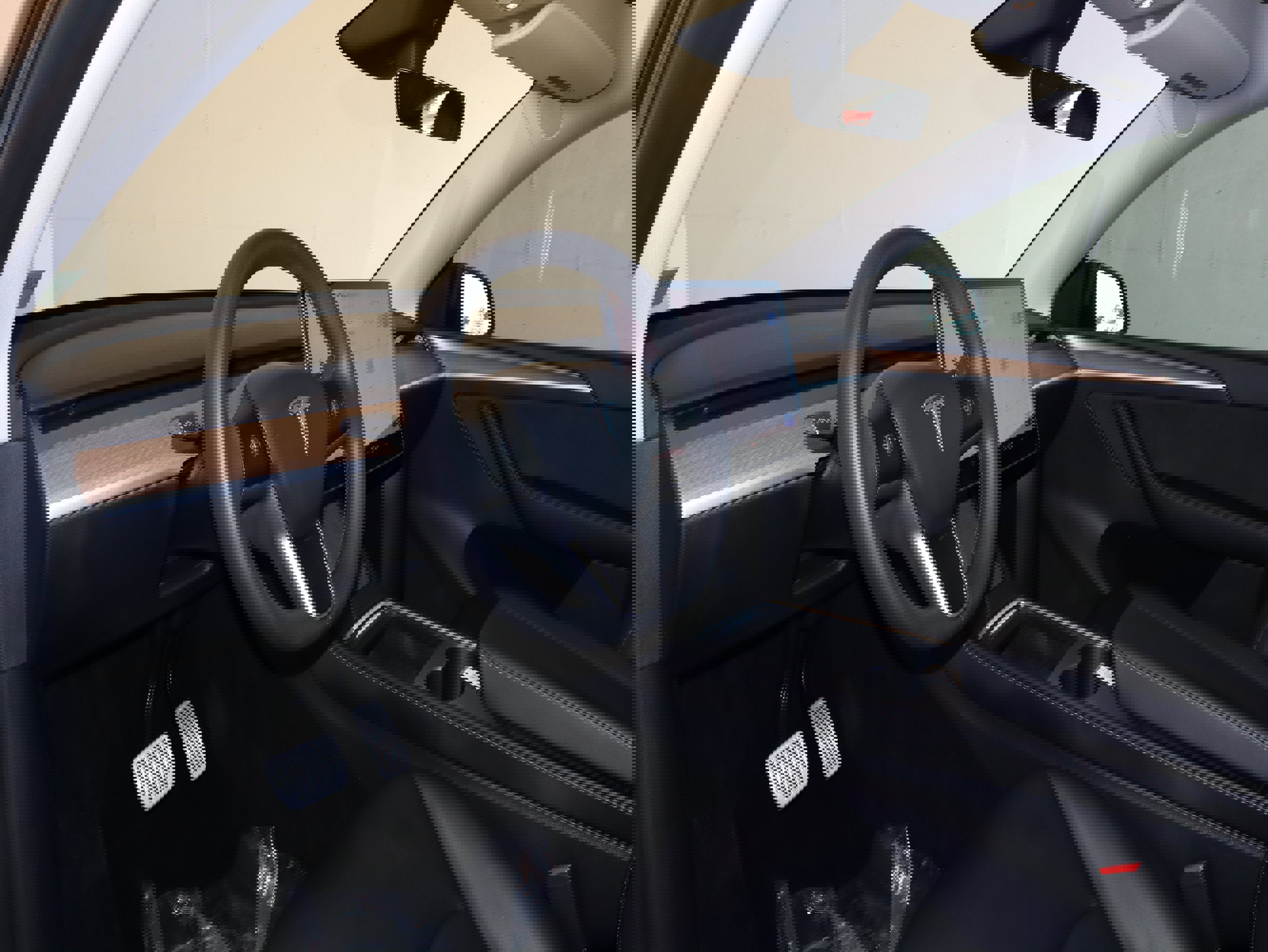 Used 2025 Tesla Model Y Performance image 21