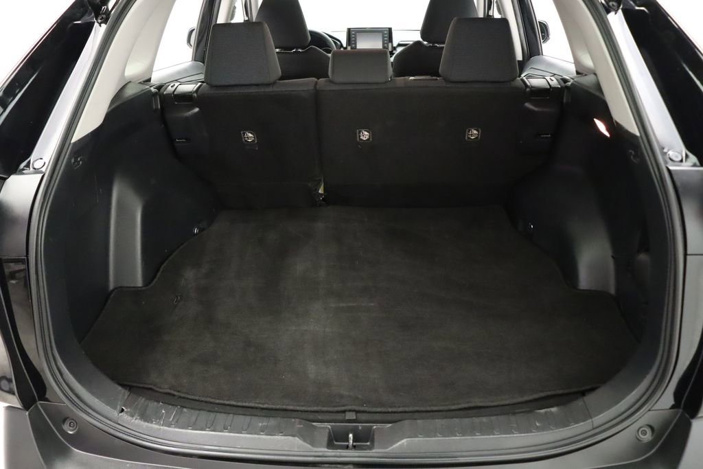Certified 2019 Toyota RAV4 LE image 22