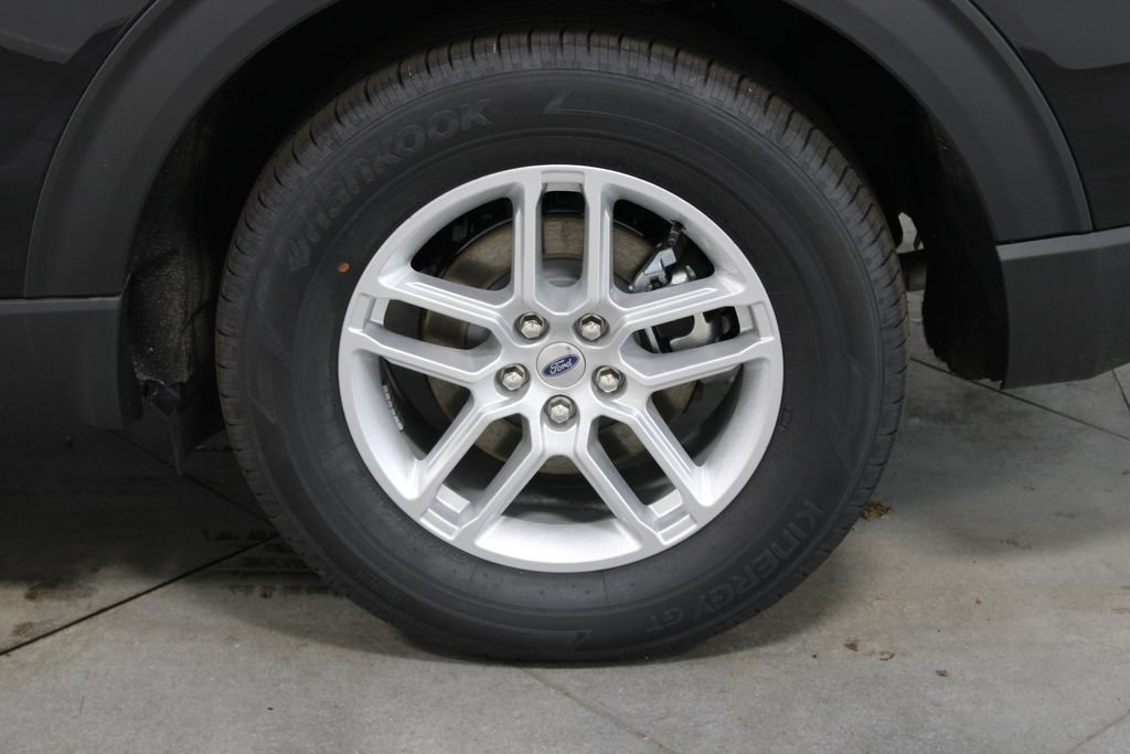 New 2026 Ford Explorer Active RWD image 17