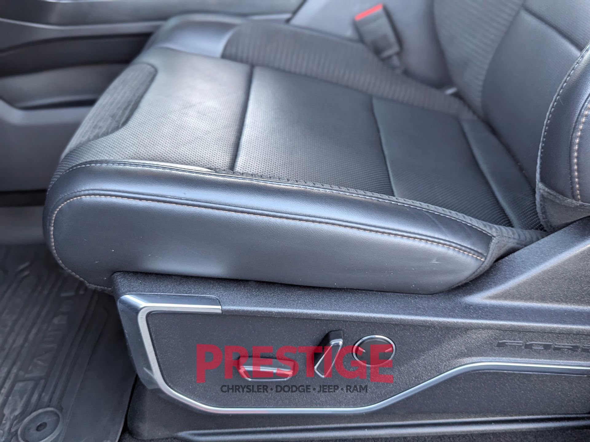 Used 2023 Ford F150 Raptor w/ Raptor Carbon Fiber Package image 30