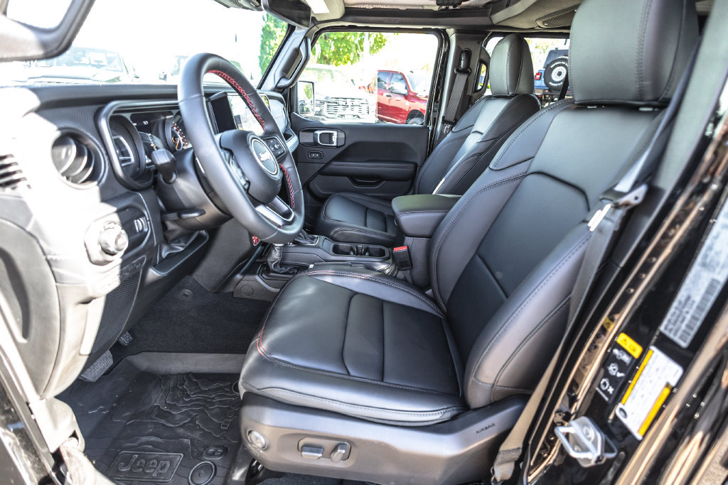 Used 2026 Jeep Wrangler Unlimited Rubicon 392 w/ Quick Order Package 27X Moab AWD/4WD image 19