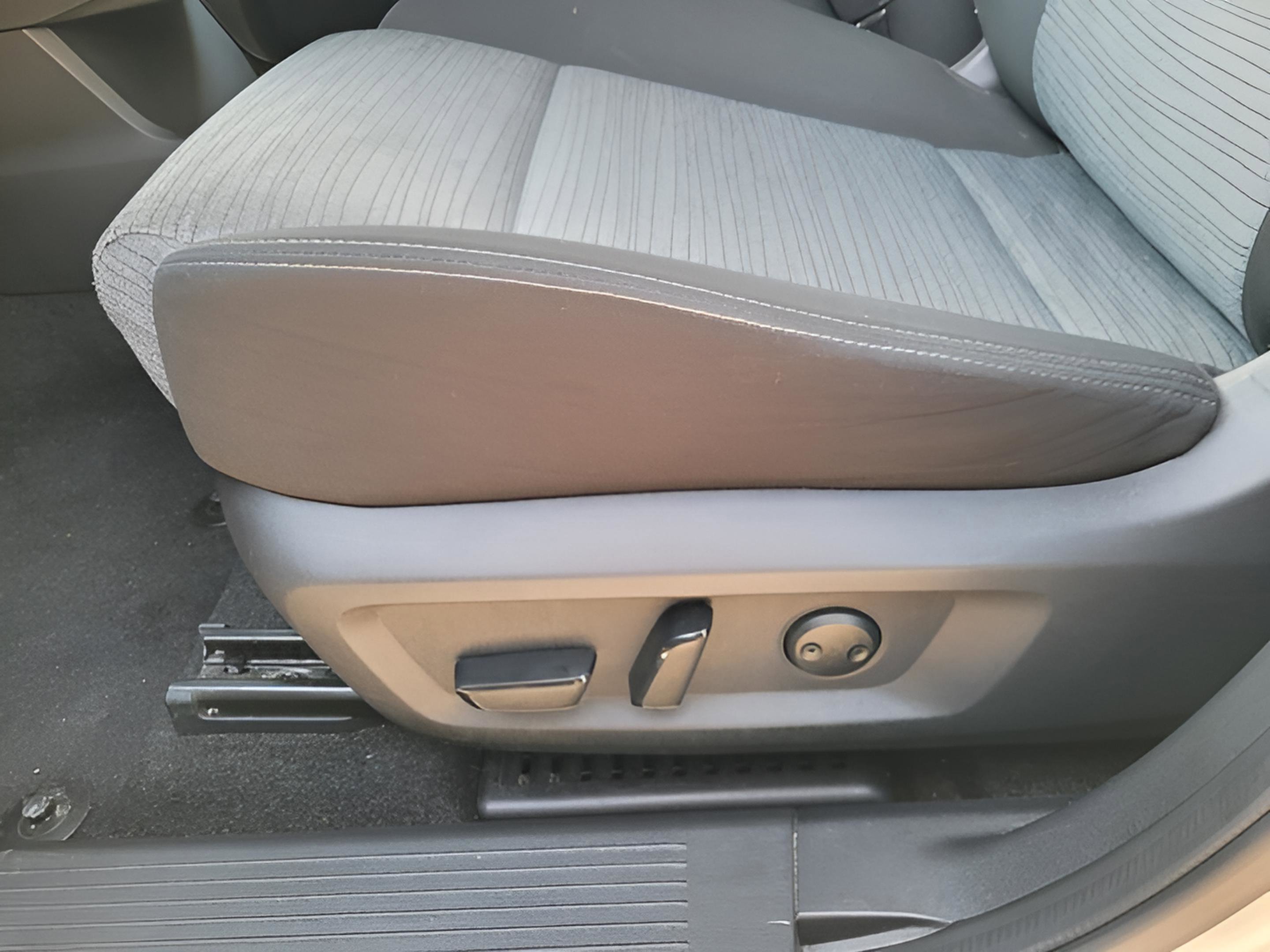 Used 2023 Nissan Rogue SV image 12