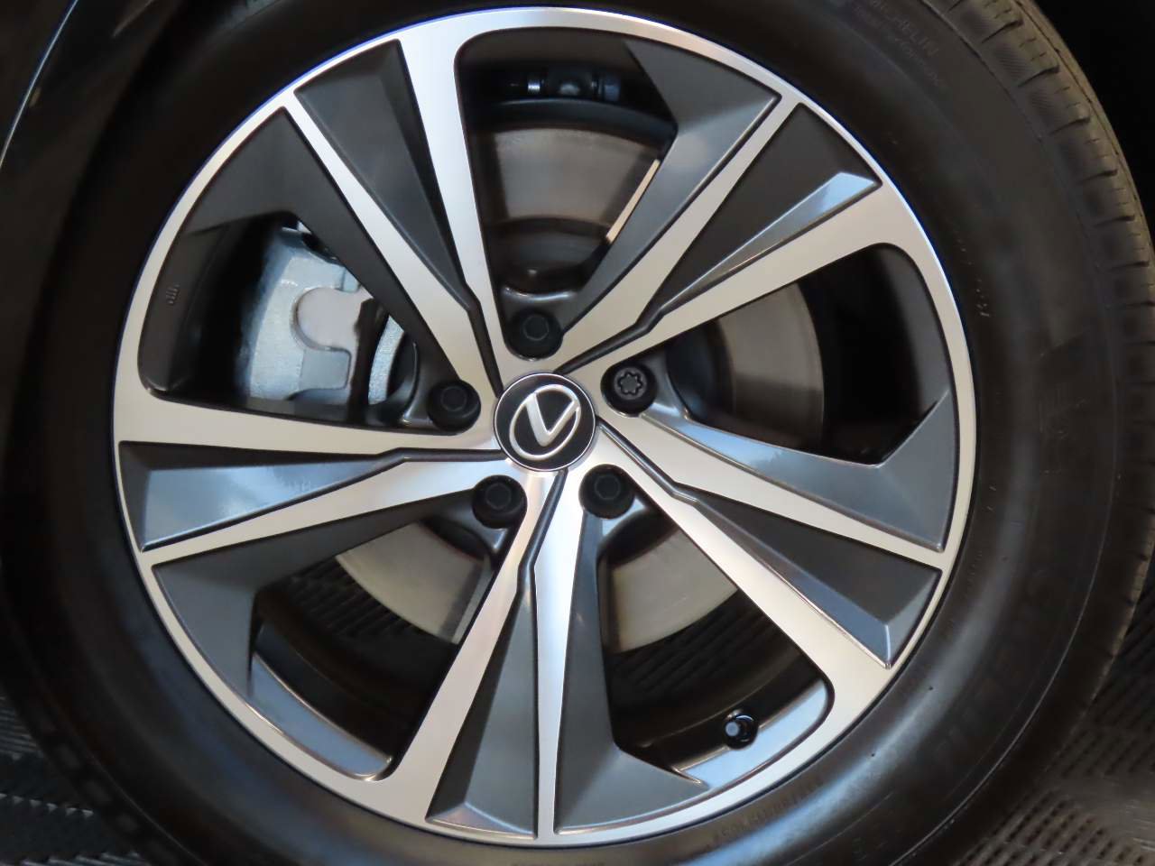 Used 2024 Lexus RX 350 FWD image 6