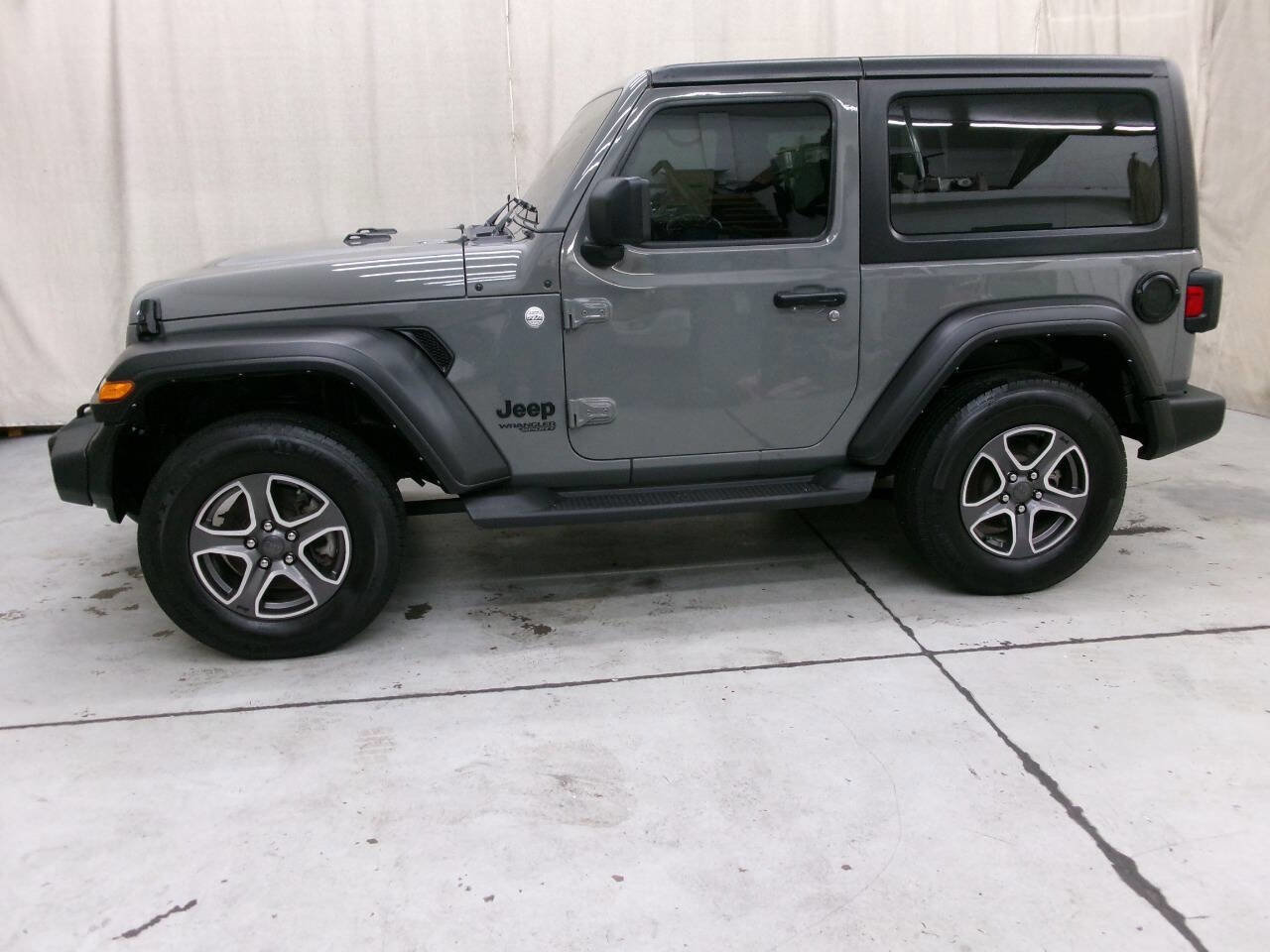Used 2021 Jeep Wrangler Sport image 4