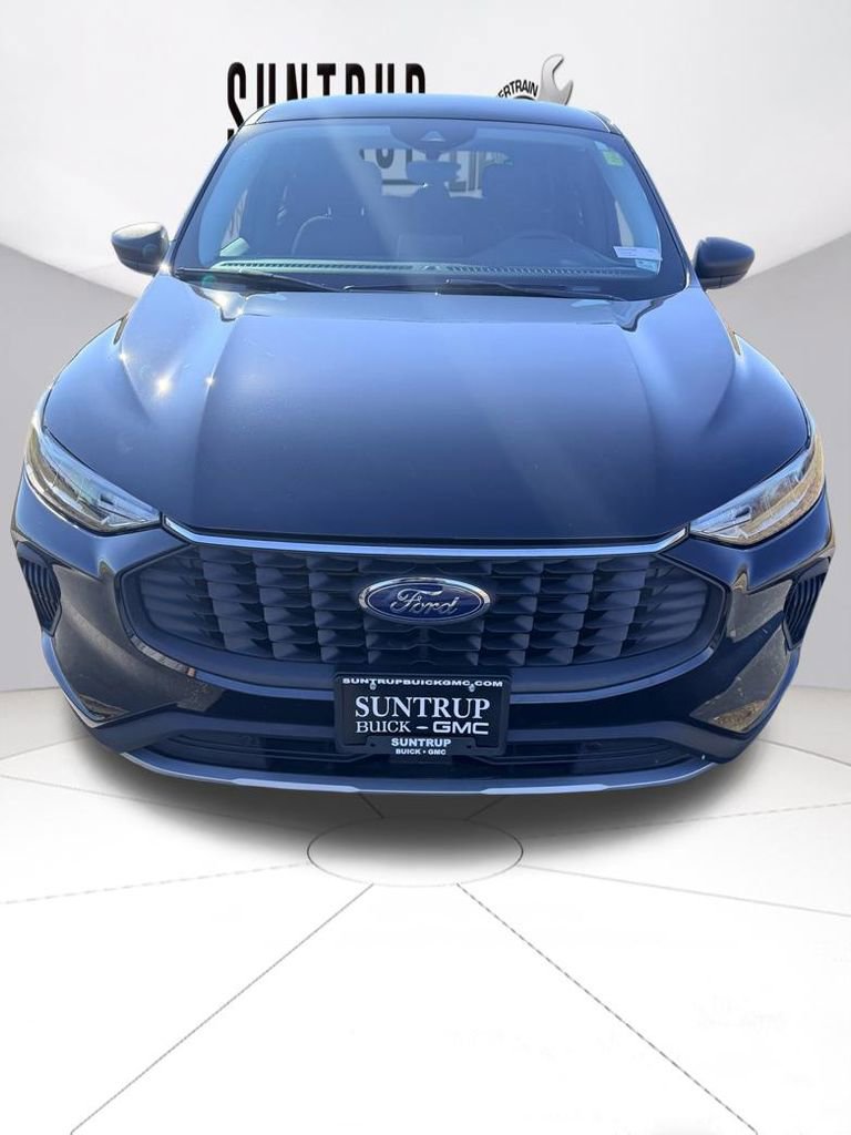 Used 2024 Ford Escape Active w/ Cold Weather Package image 8