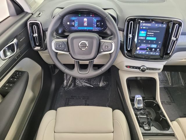 New 2026 Volvo XC40 B4 Plus w/ Climate Package FWD image 15