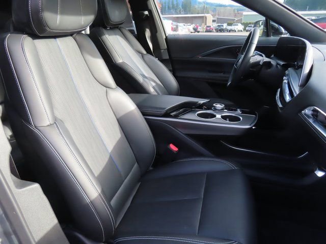 Used 2024 Cadillac Lyriq Luxury image 42