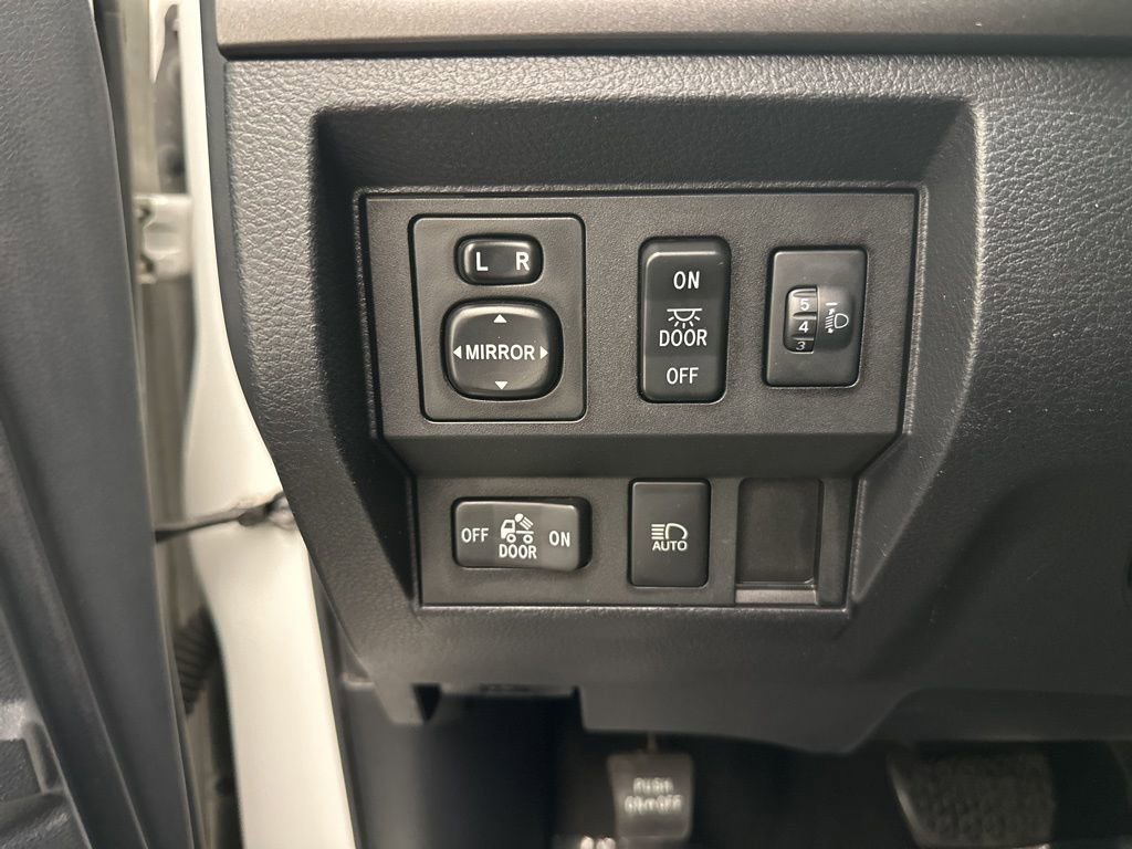 Used 2018 Toyota Tundra SR5 w/ TRD Off Road Package AWD/4WD image 21
