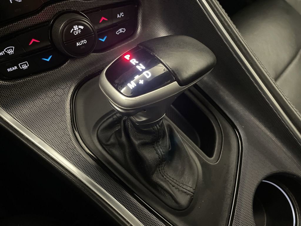 Used 2015 Dodge Challenger SXT Plus image 10