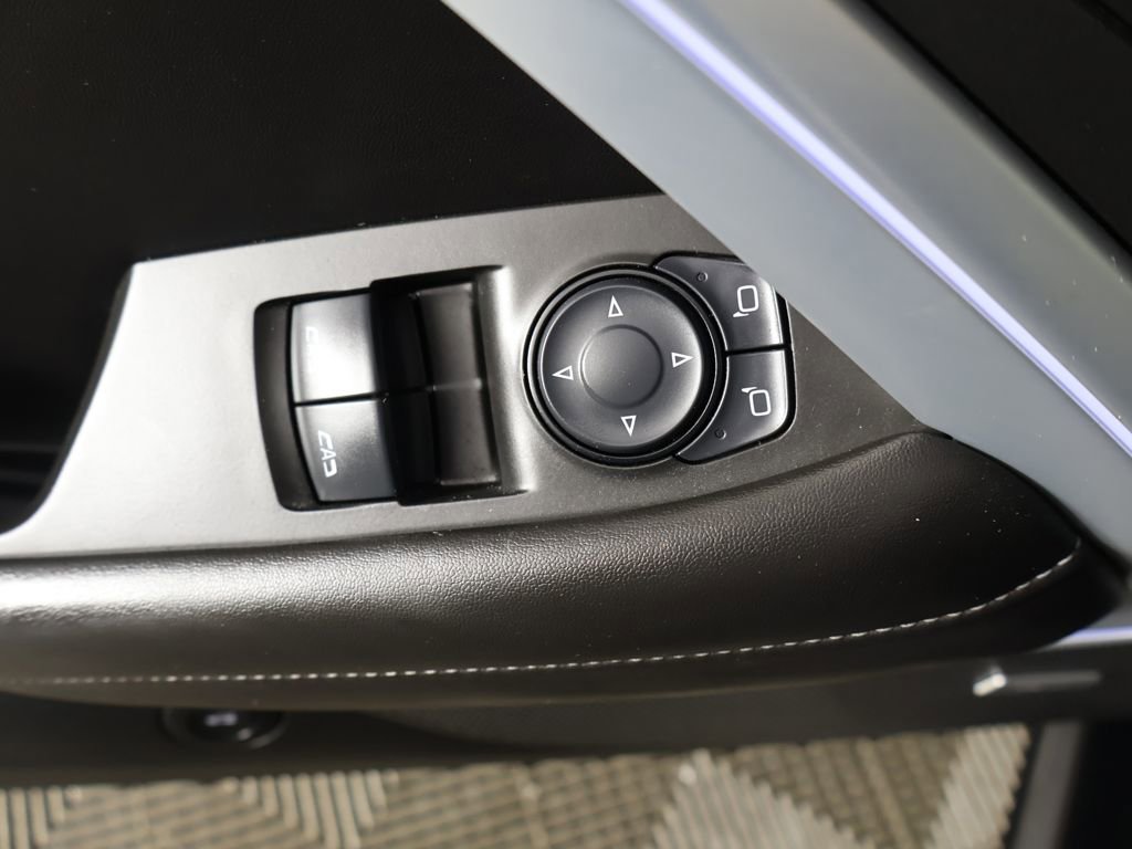 Used 2017 Chevrolet Camaro SS RWD image 33