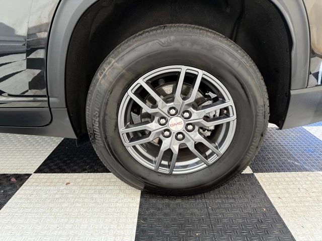 Used 2025 GMC Acadia Elevation image 11