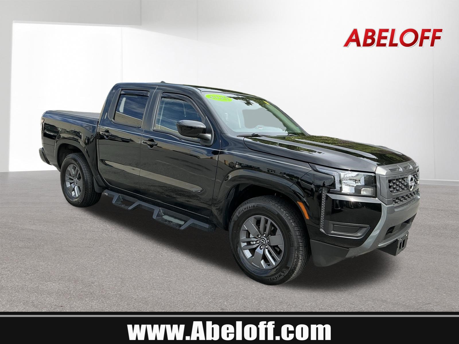 Used 2025 Nissan Frontier SV RWD image 1