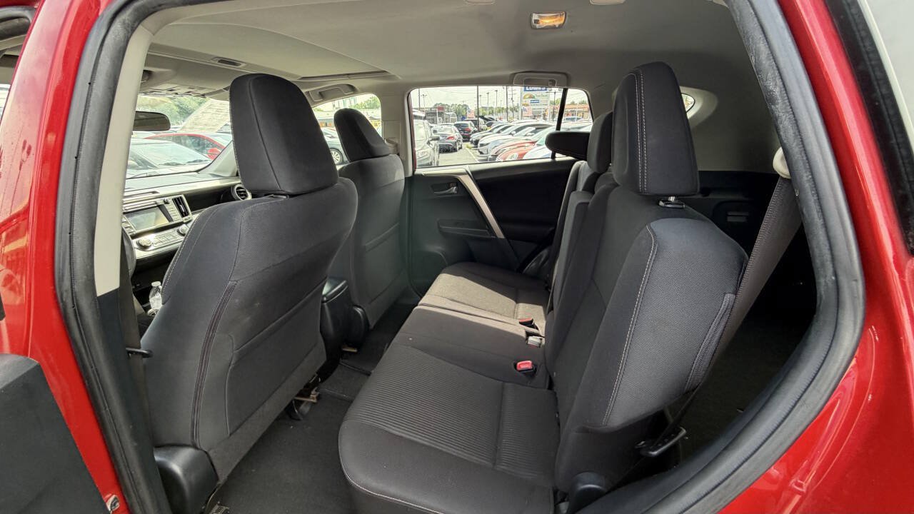 Used 2015 Toyota RAV4 XLE AWD/4WD image 18