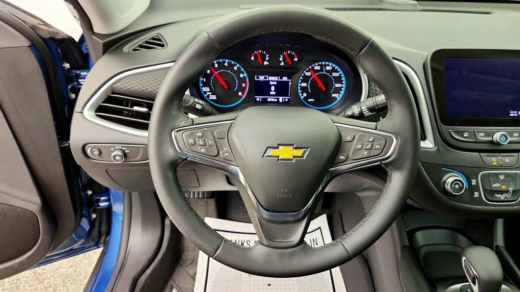 Used 2024 Chevrolet Malibu RS FWD image 14