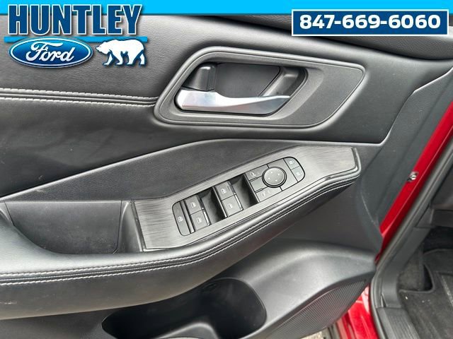 Used 2024 Nissan Rogue SV w/ SV Premium Package image 19