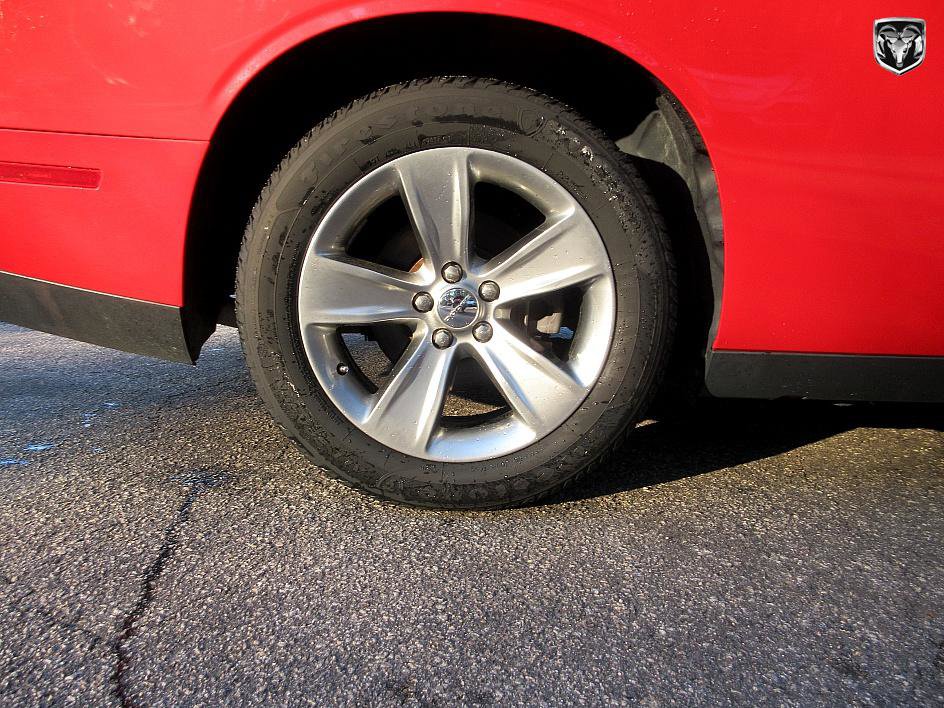 Used 2016 Dodge Challenger SXT image 23